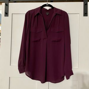 Ann Taylor sz M Plum Button Up